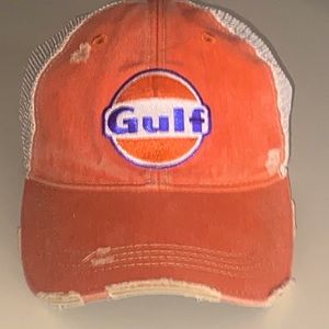 Men's vintage Gulf gas station had. Adjustable.